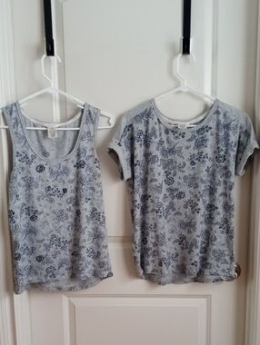 (2) Bundle Old Navy Gray Floral Pajama Tops - Tank & Short Sleeve. Size Medium